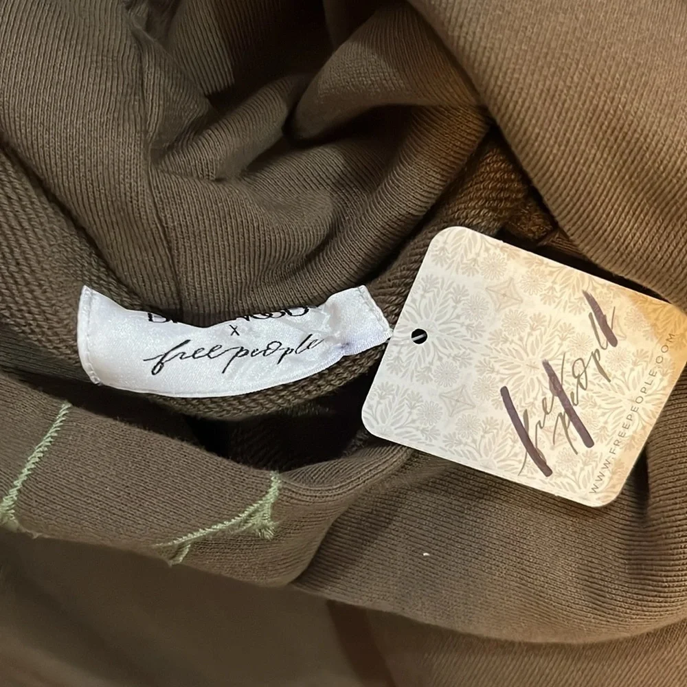 Free People x Driftwood Flower Sweatshirt Size Small NWT - Picture 11 of 15